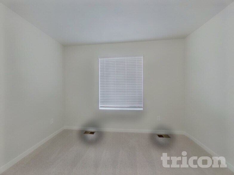 Building Photo - 1384 Orchard St