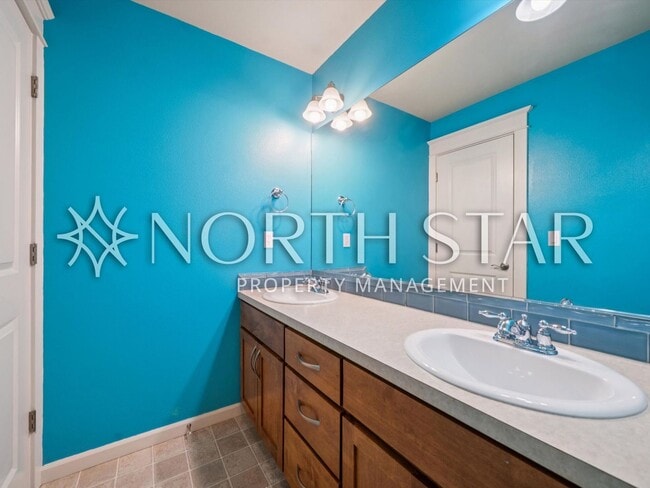 Building Photo - Move-In Ready Craftsman with Gourmet Kitchen, Bonus Room & Private Basketball Court