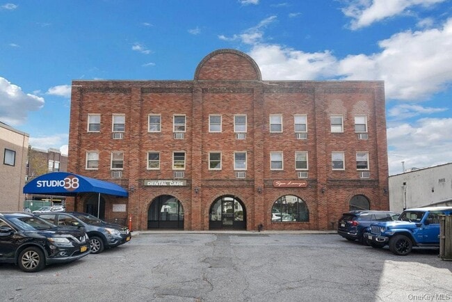 Building Photo - 38 Beekman Ave