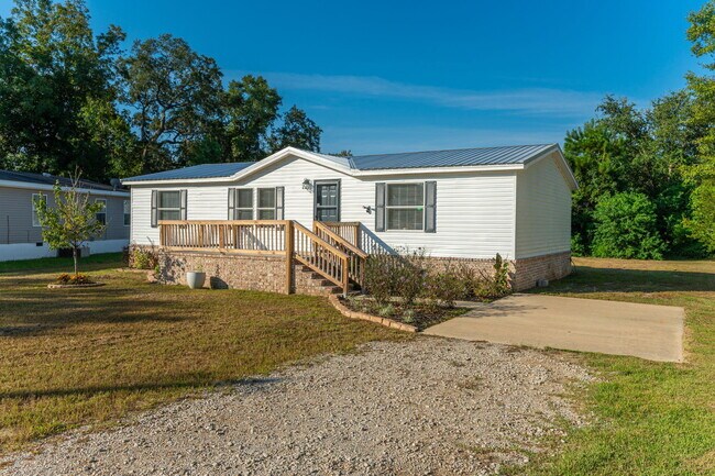 Building Photo - 264 Pinelog St