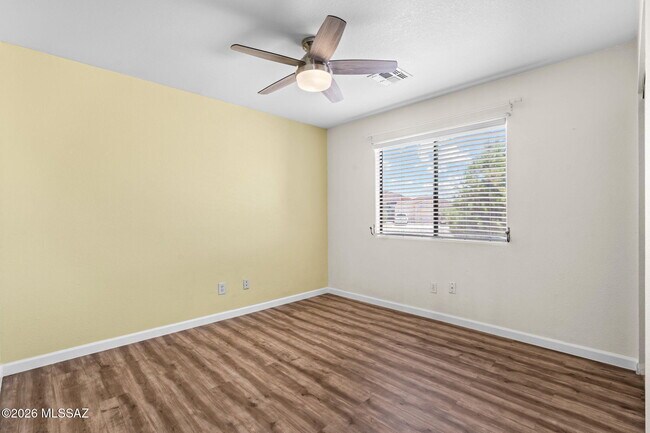 Building Photo - 8969 E Martha Root Ct