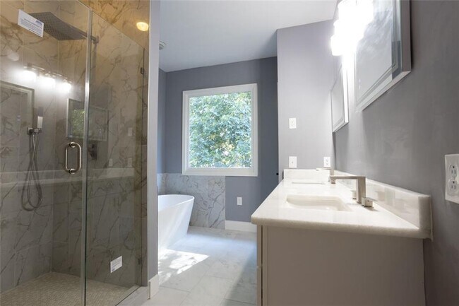 Building Photo - 4871 Pinnacle Dr