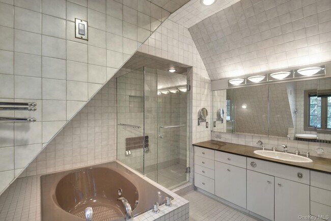 Building Photo - 46 Fenimore Rd