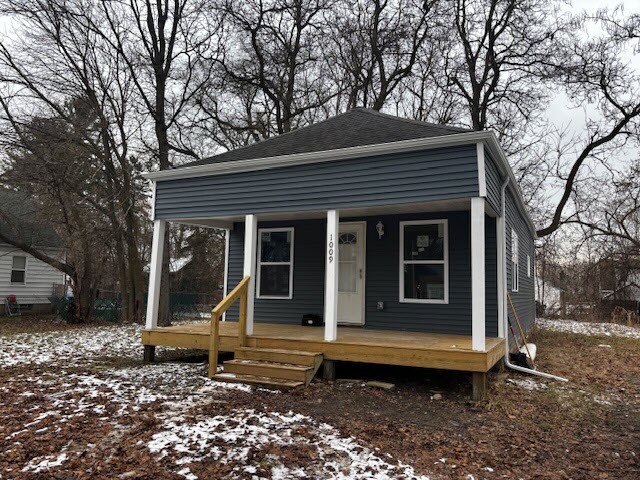 Building Photo - 1009 Leslie St