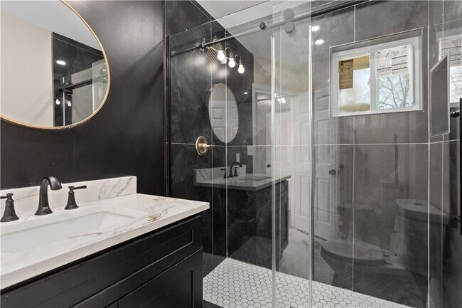 Building Photo - 1766 Flintwood Dr SE