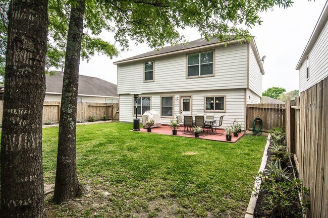 Building Photo - 16933 Scenic Knoll