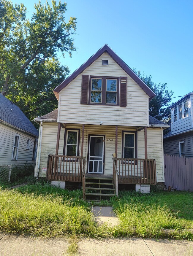 Building Photo - 2210 W Wiswall St