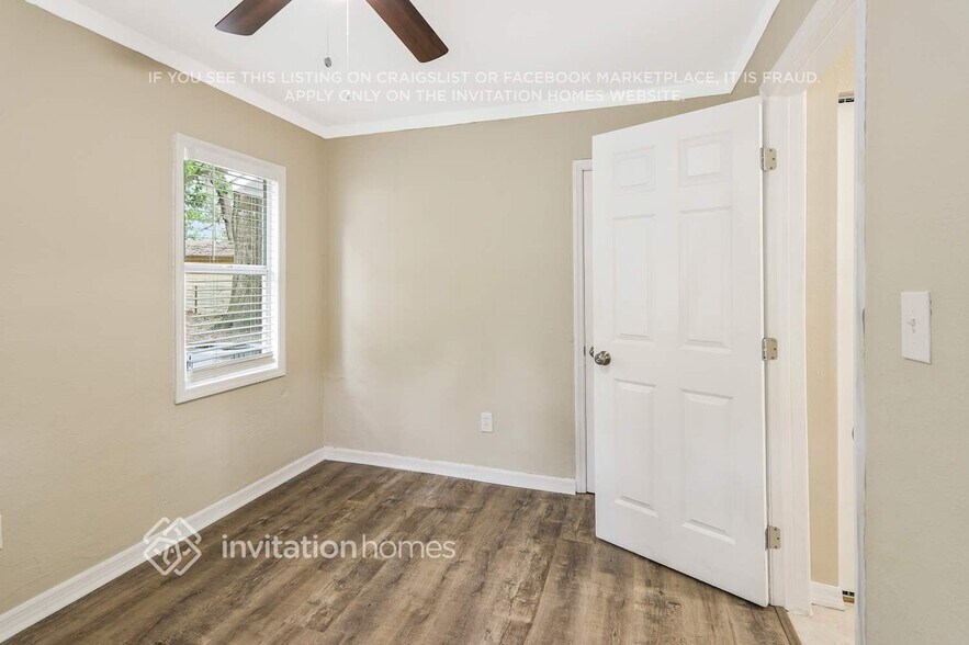 Building Photo - 4209 N Downing Ave