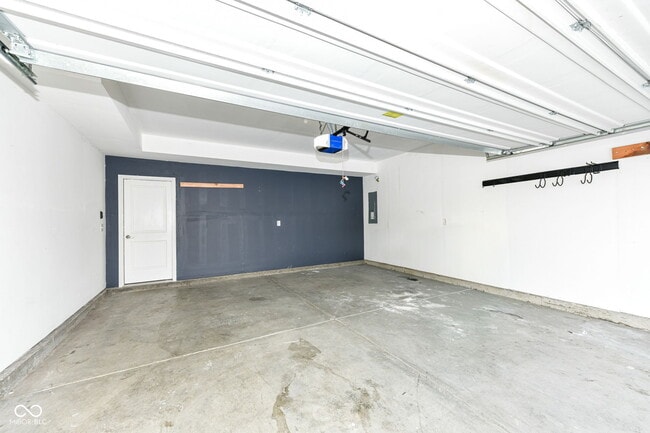 Building Photo - 5825 Sheffield Ln