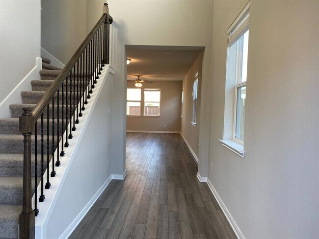 Building Photo - 3201 College Park Dr