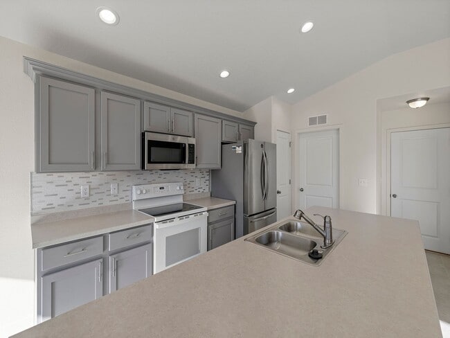 Building Photo - Excellent Home in Great Johnstown Area Available For Quick Move-In!