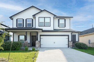Building Photo - 130 Yellowstone Dr