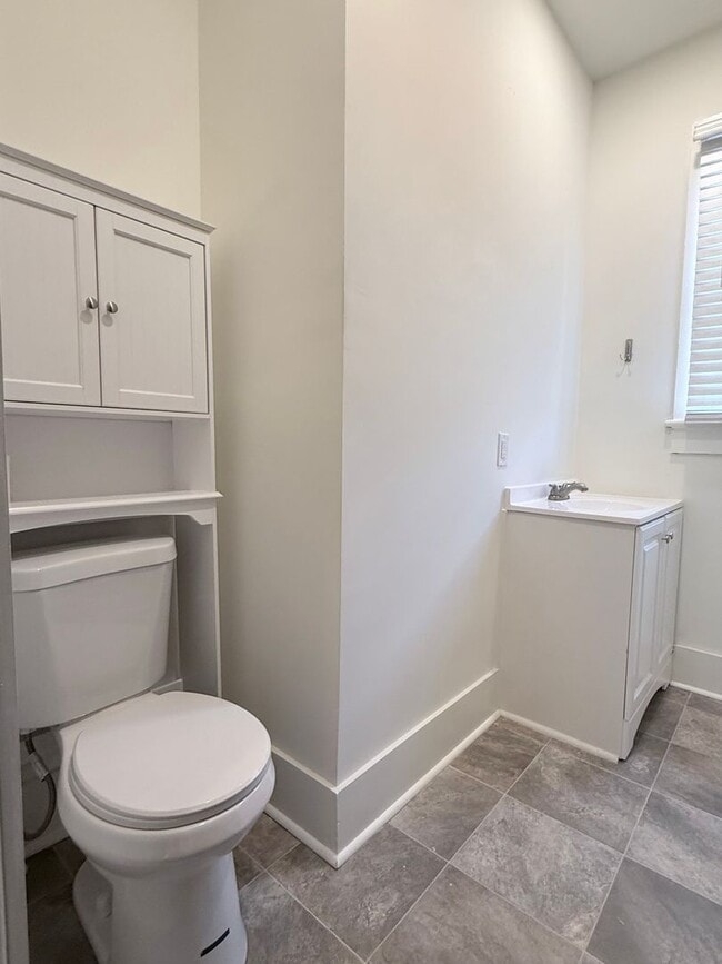 Building Photo - Beautiful Historic Home For Lease