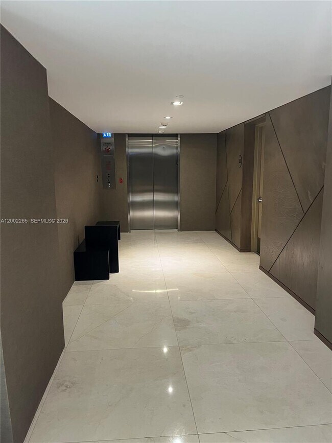 Building Photo - 650 NE 32nd St