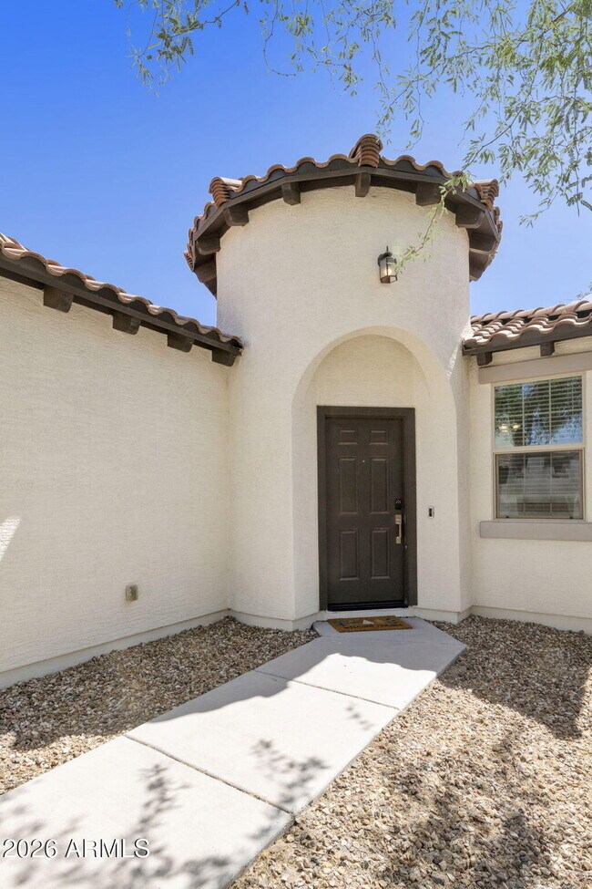 Building Photo - 2930 N Raven