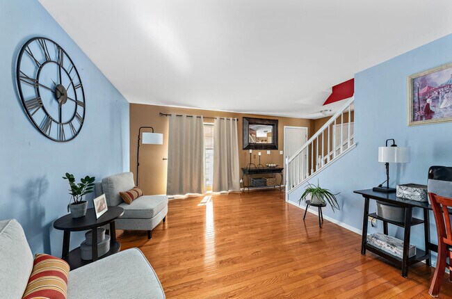 Building Photo - 2062 Kathleen Cir
