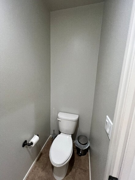 Building Photo - 3230 E Yountville Dr