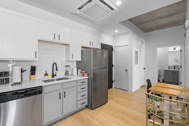 Building Photo - 205 Foster Ave