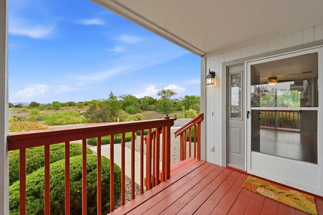 Building Photo - 3150 Cascades Ct