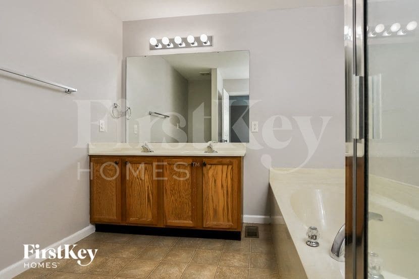 Building Photo - 519 Cottage Crossing