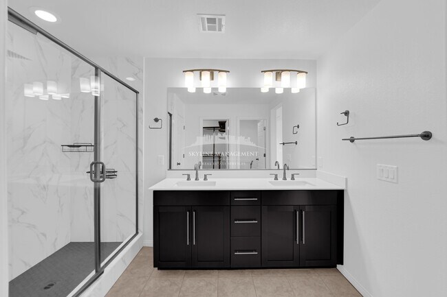 Building Photo - 4066 Painted Lady Ave