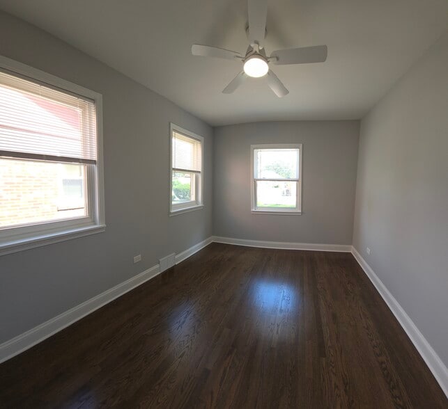 Two bedrooms first floor - 2103 S 20th Ave