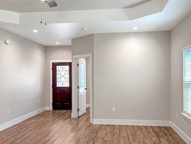Building Photo - Elegant Stone-Front Home on 1 Acre in Natalia
