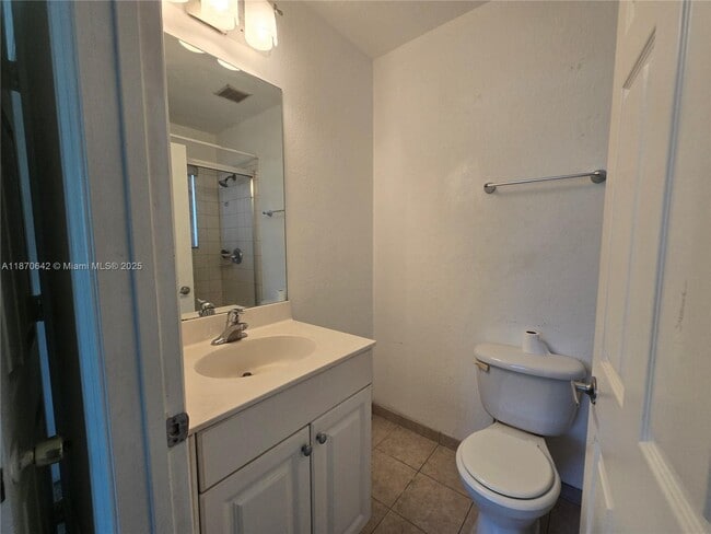 Building Photo - 3632 Oleander Terrace