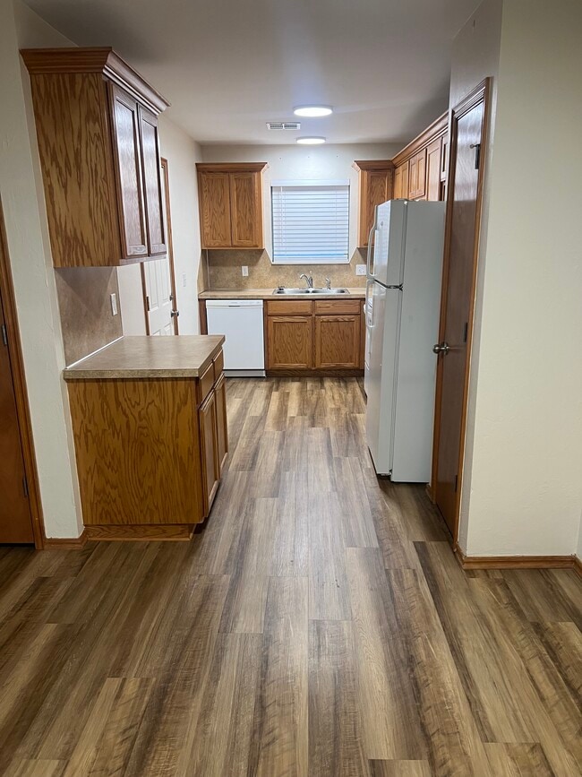 Building Photo - 1006 Aspen Ct