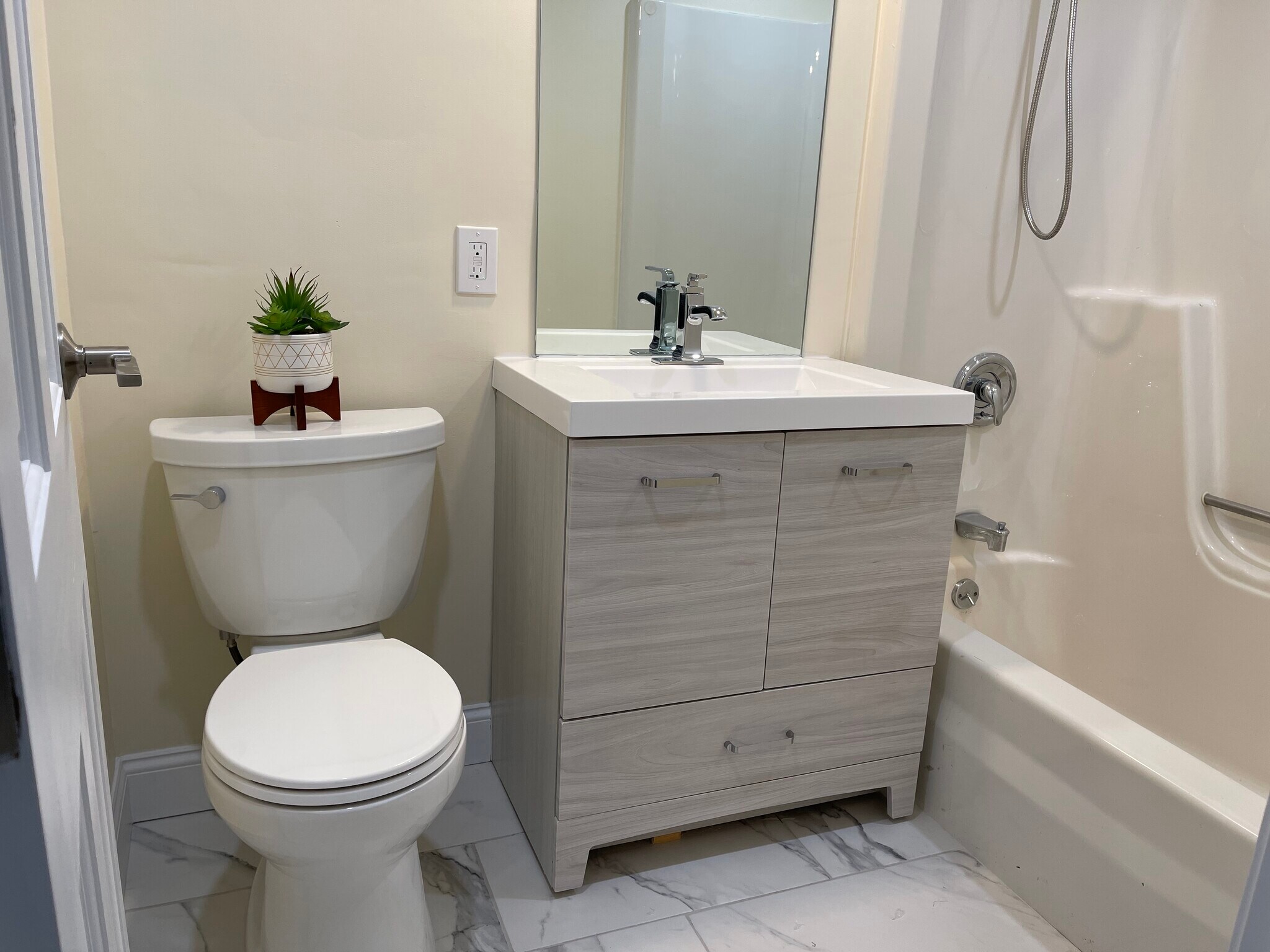 Guest bathroom - 1243 Beacon St