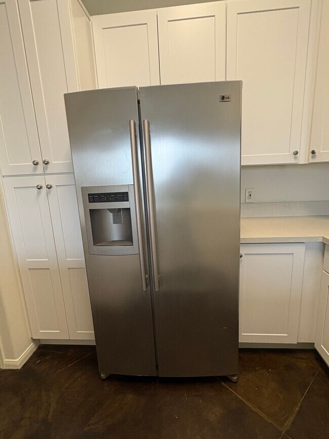 Building Photo - 2 Bedroom Condo in Downtown Ventura with O...