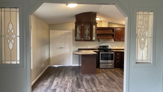 Building Photo - 3 Bed, 2 Bath Mobile Home! HUD ACCEPTED!
