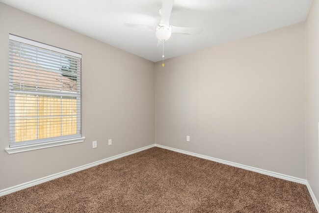 Building Photo - Newly Renovated 3 bed, 2 bath home on cul-...