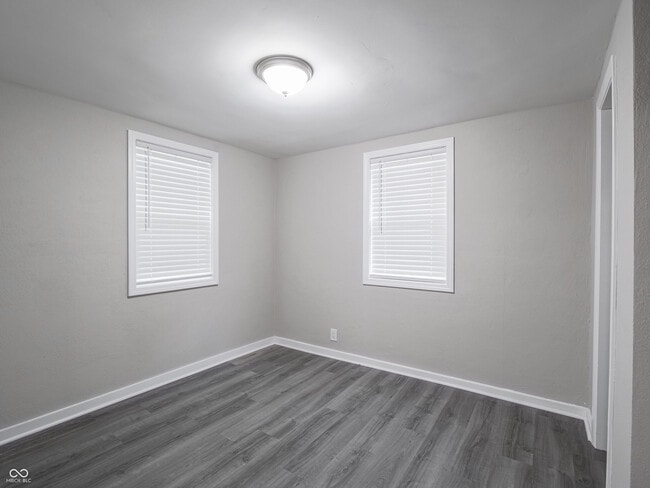 Building Photo - 1141 Temperance Ave