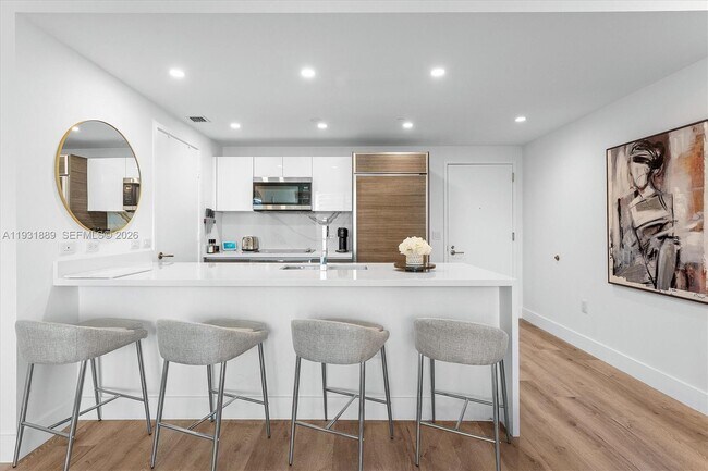 Building Photo - 1100 S Miami Ave