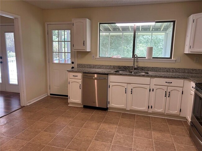 Building Photo - 9775 Loblolly Ln