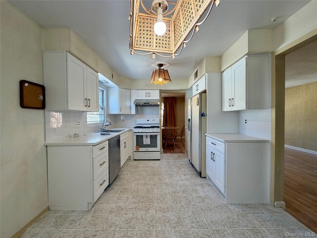 Building Photo - 24-14 215th St