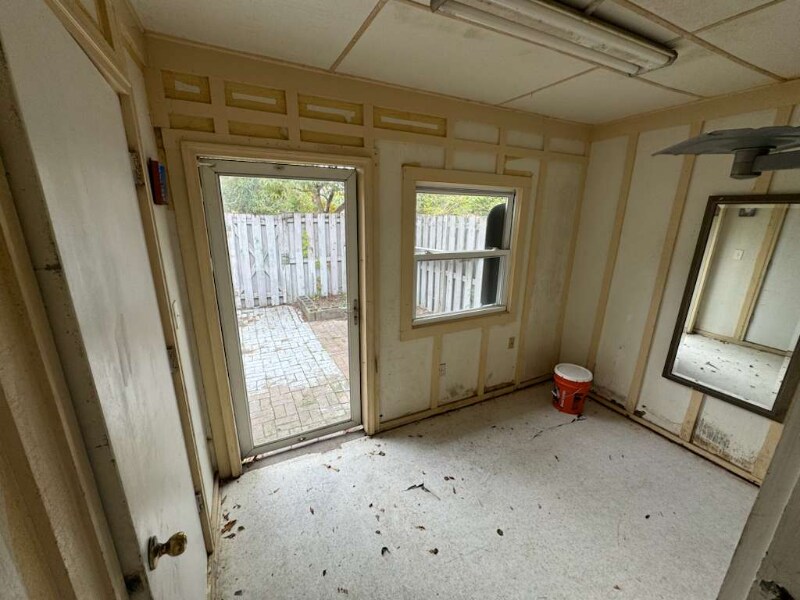 Building Photo - 6314 Wedgewood St