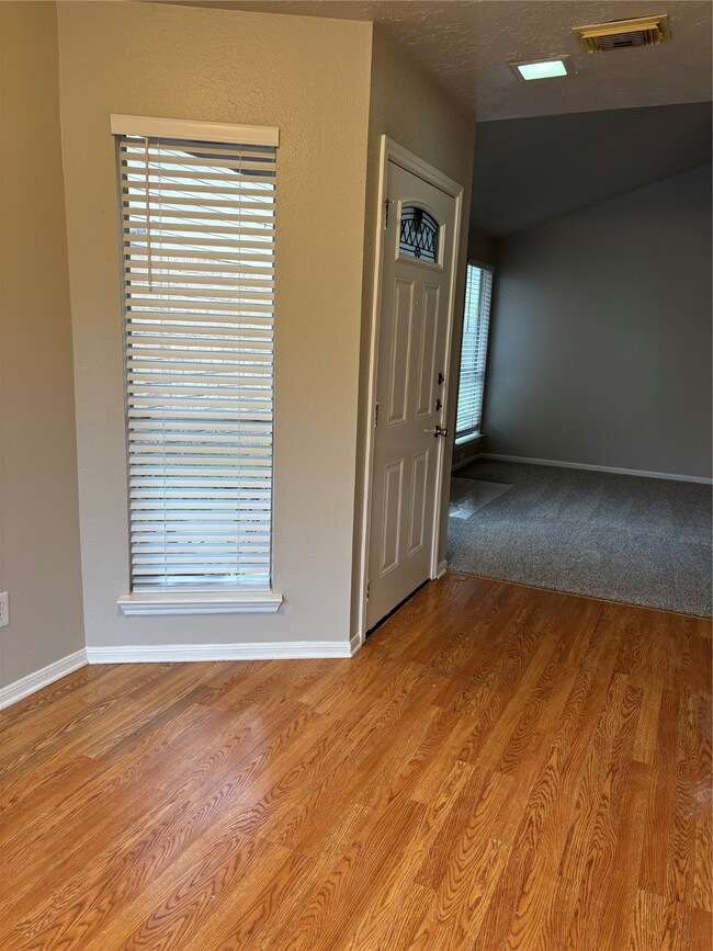 Building Photo - 7806 Gatehouse Dr