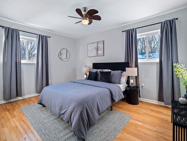 Building Photo - 670 Treeside Dr