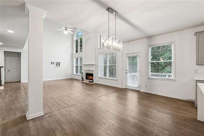 Building Photo - 2075 Willshire Glen