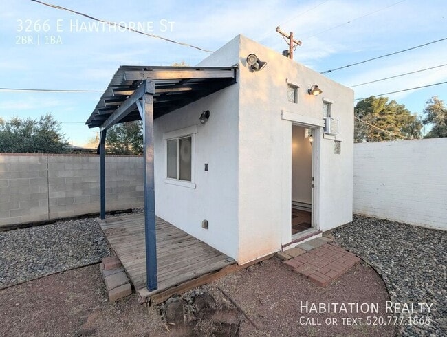 Building Photo - 3266 E Hawthorne St