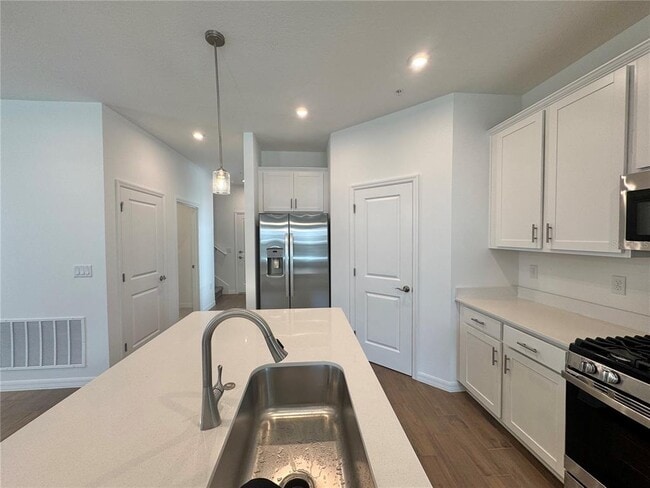 Building Photo - 433 Belmond Dr