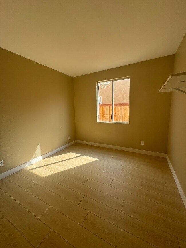 Building Photo - Beautiful 4 bedroom home soon available for rent!