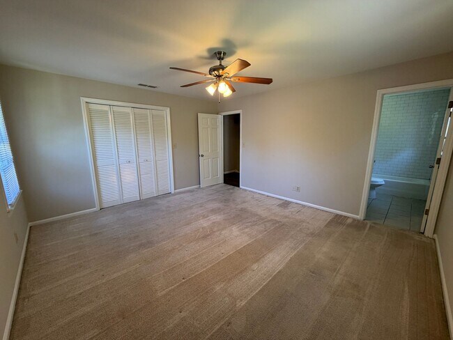 Building Photo - 3/2 House in Woodfin Estates $1,795