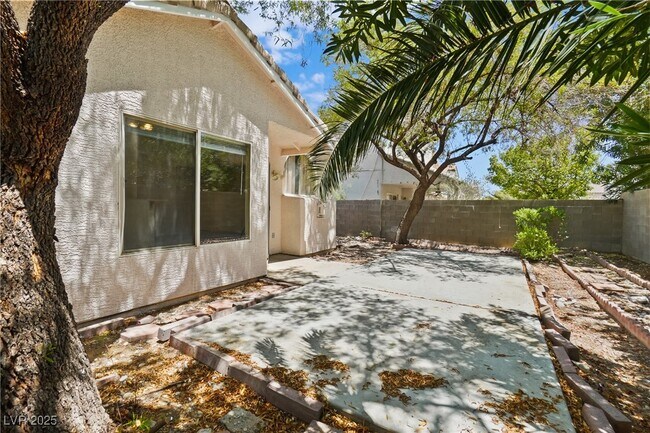 Building Photo - 8473 Birthstone Ave