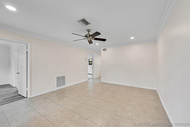 Building Photo - 2200 NE 54th St