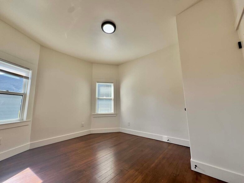 Building Photo - 1303 Adeline St
