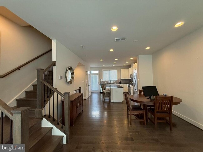 Building Photo - 6611 Eames Wy