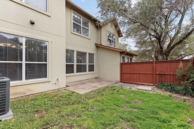 Building Photo - 2410 Great Oaks Dr